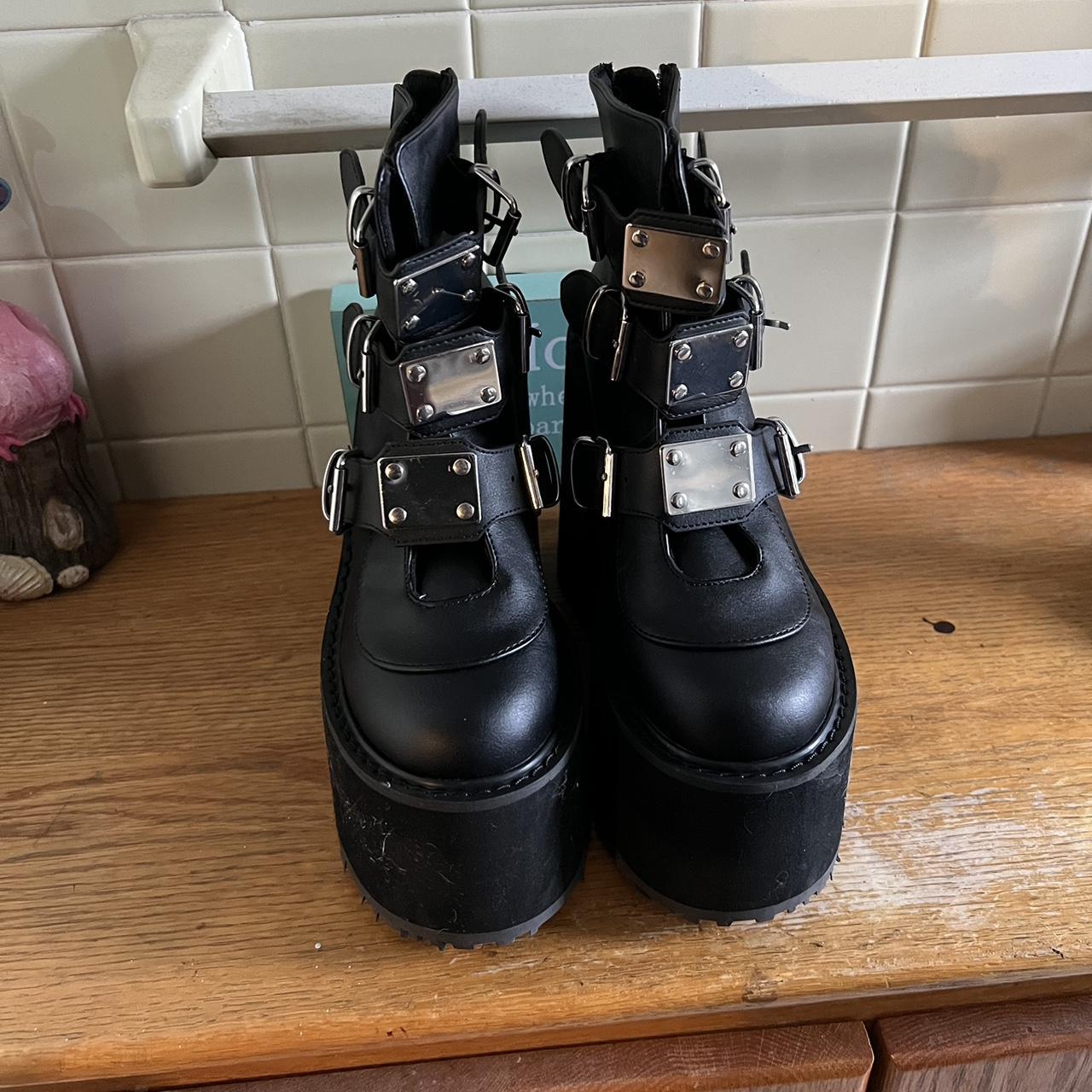 demonia trinity boots canada