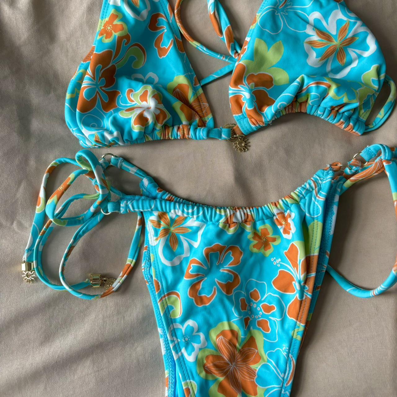 LA Hearts PacSun bikini Top:Medium (fits... - Depop