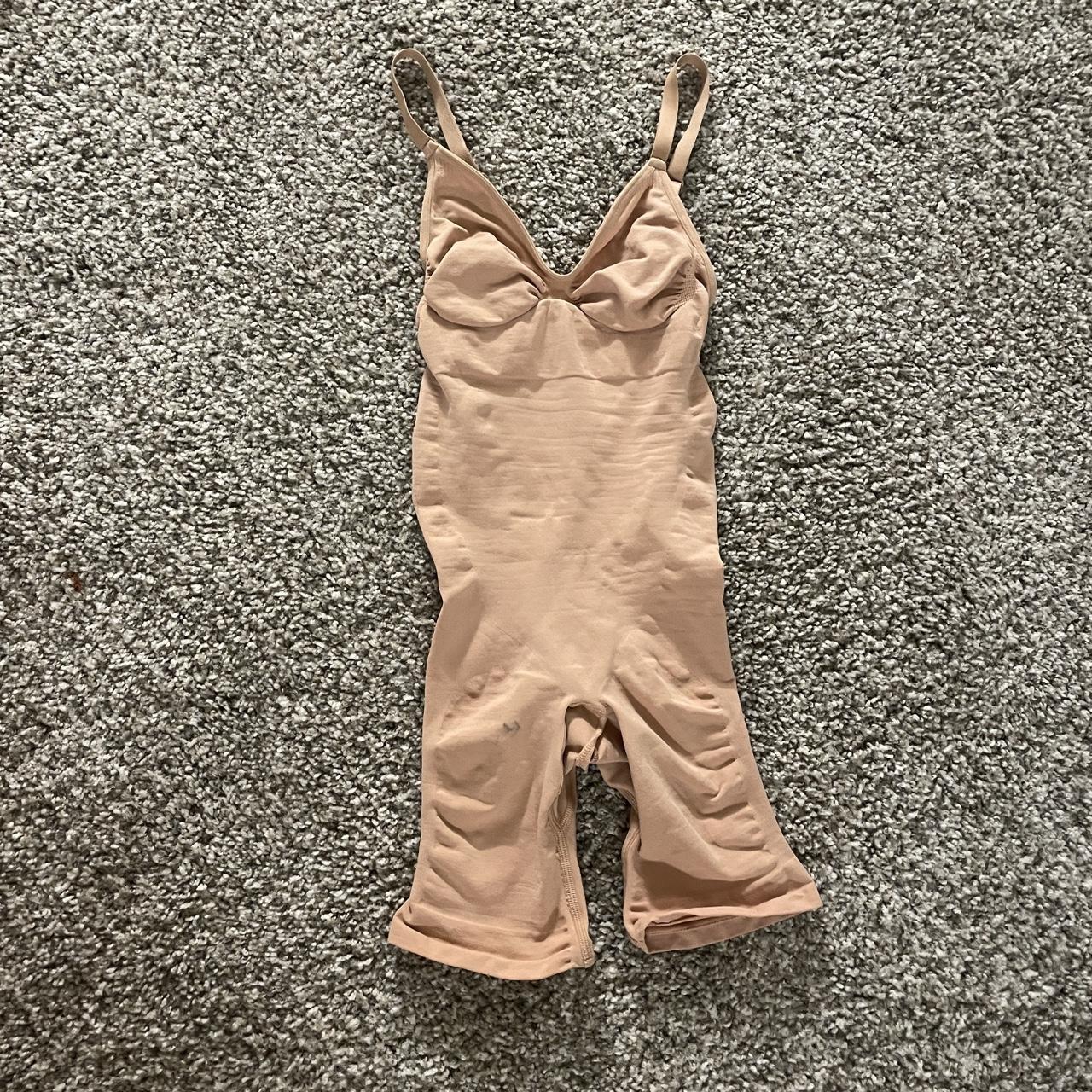 Skims seamless sculpt mid thigh bodysuit size... - Depop