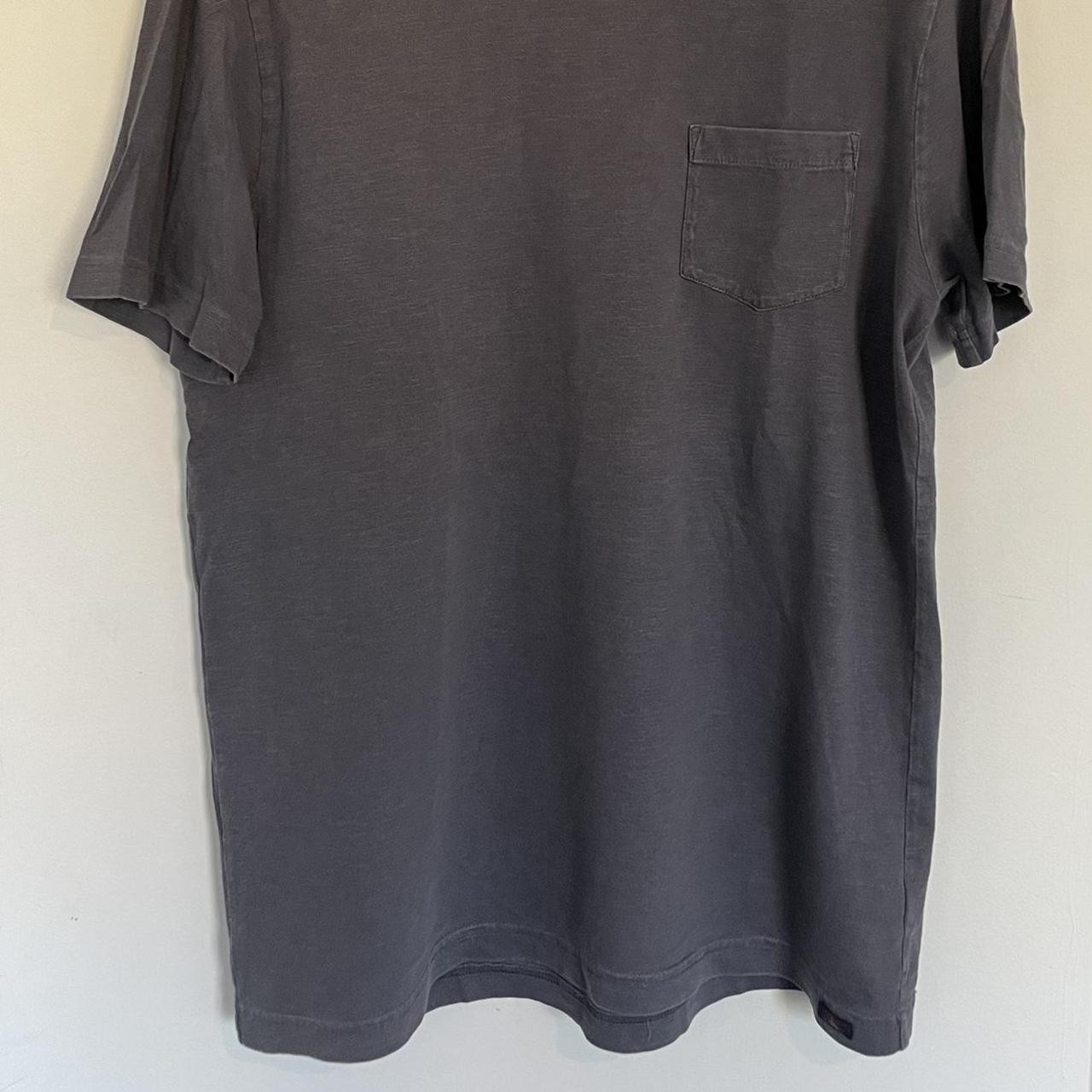 Faherty Men's Grey and Black T-shirt (2)