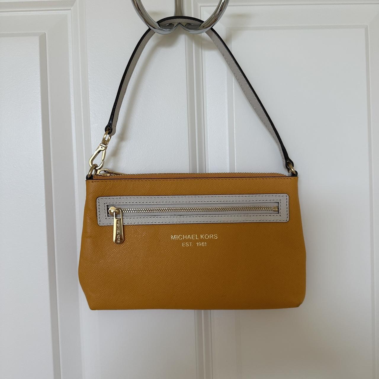 Michael kors small deals clutch