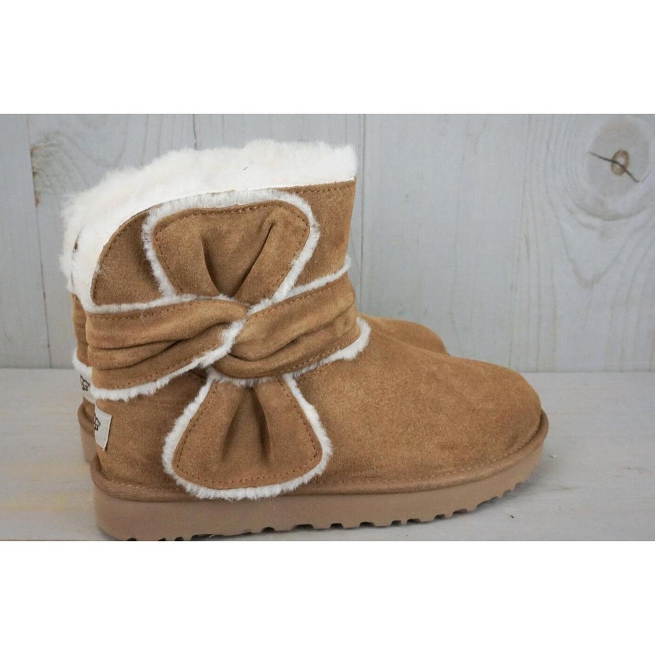 Ugg mini spill outlet seam bow