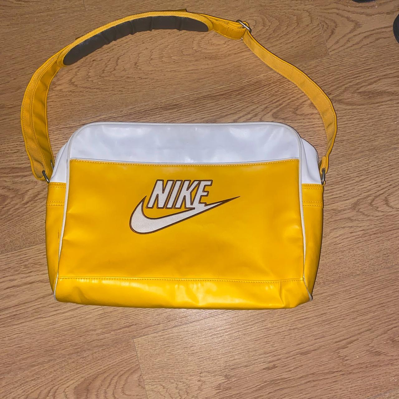 Authentic 90s vintage Nike shoulder bag great... - Depop