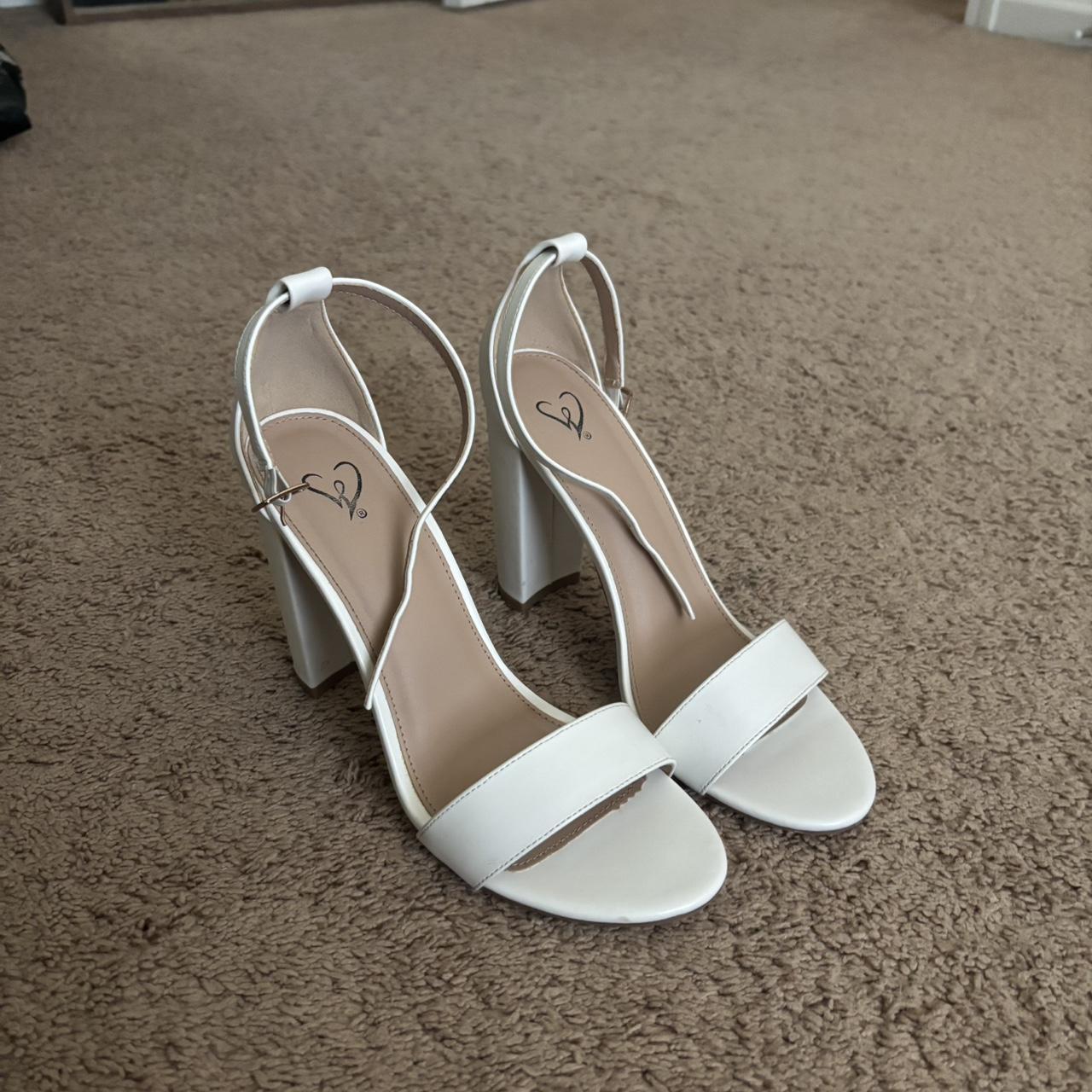 item listed by sm1ttenk1tten