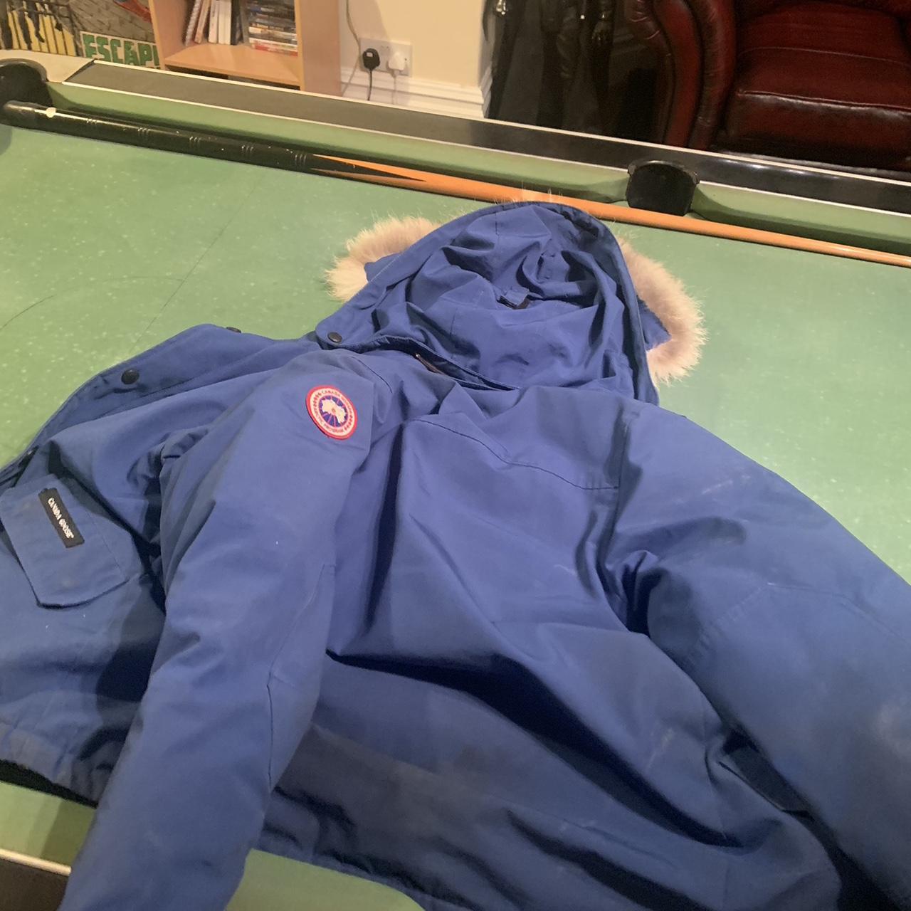 used canada goose coat to small for me now open to... - Depop