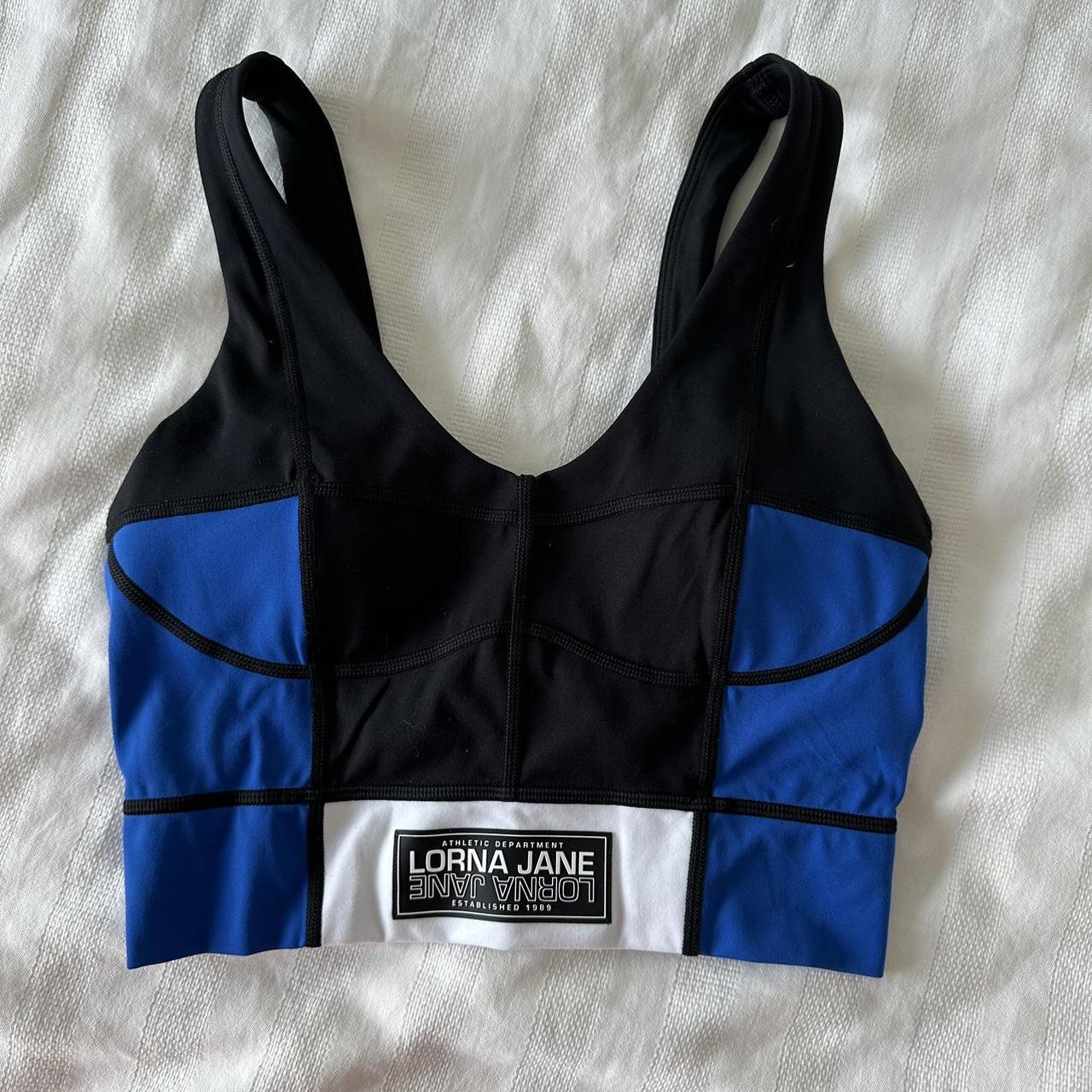 Lorna Jane women's size small sports bra. Zipper - Depop