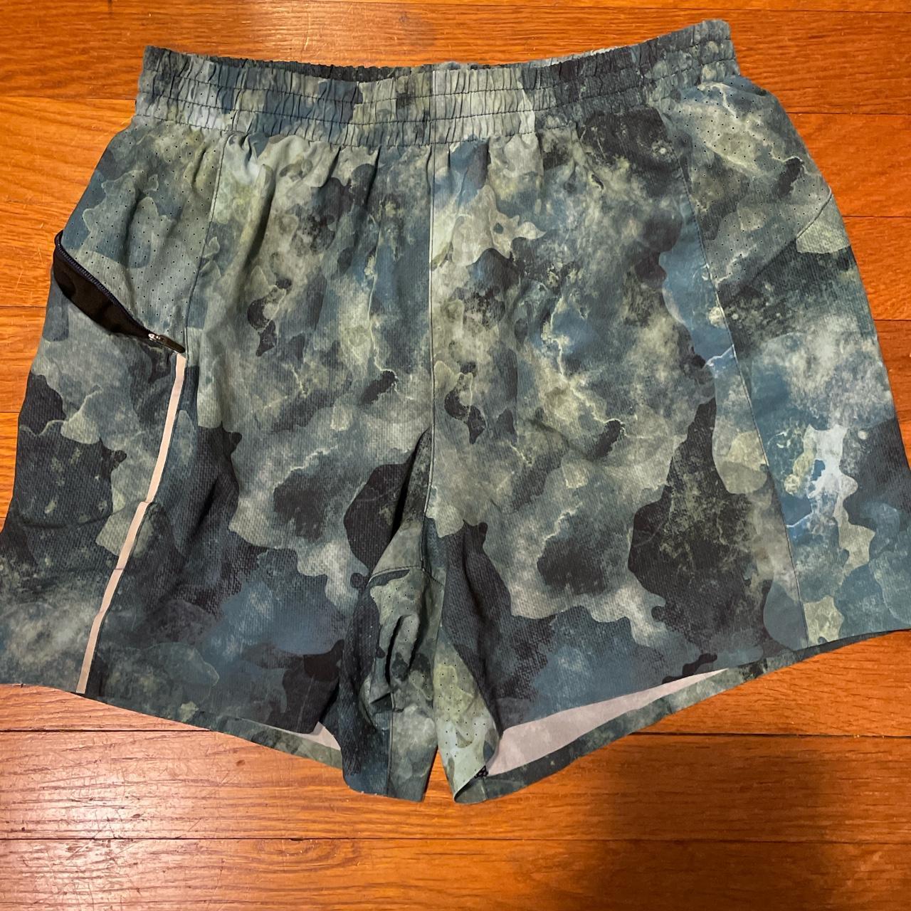 Shorts with deals inner liner