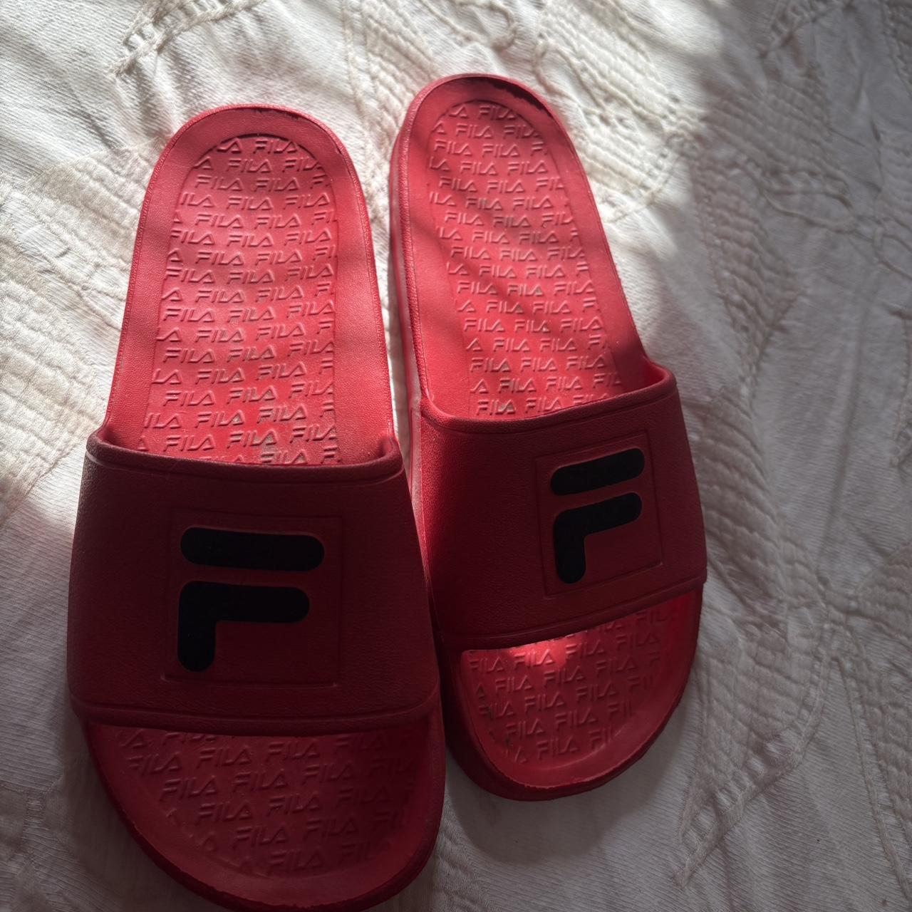 Fila Women's Slides - Red - US 7 – Red Fila slide… - image 1