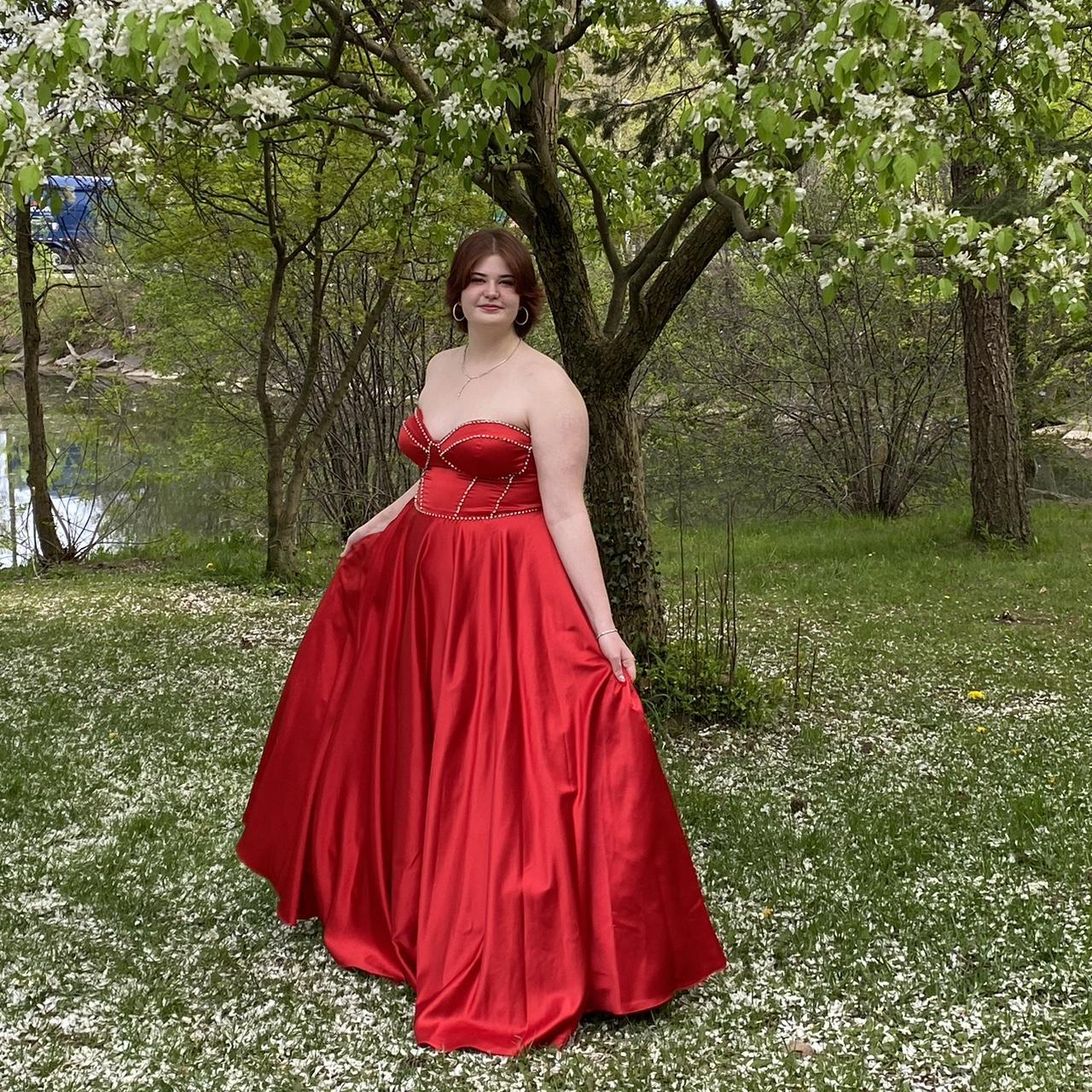 Used red 2024 prom dress