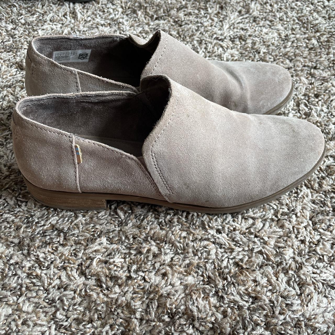 TOMS Women's Tan Loafers | Depop