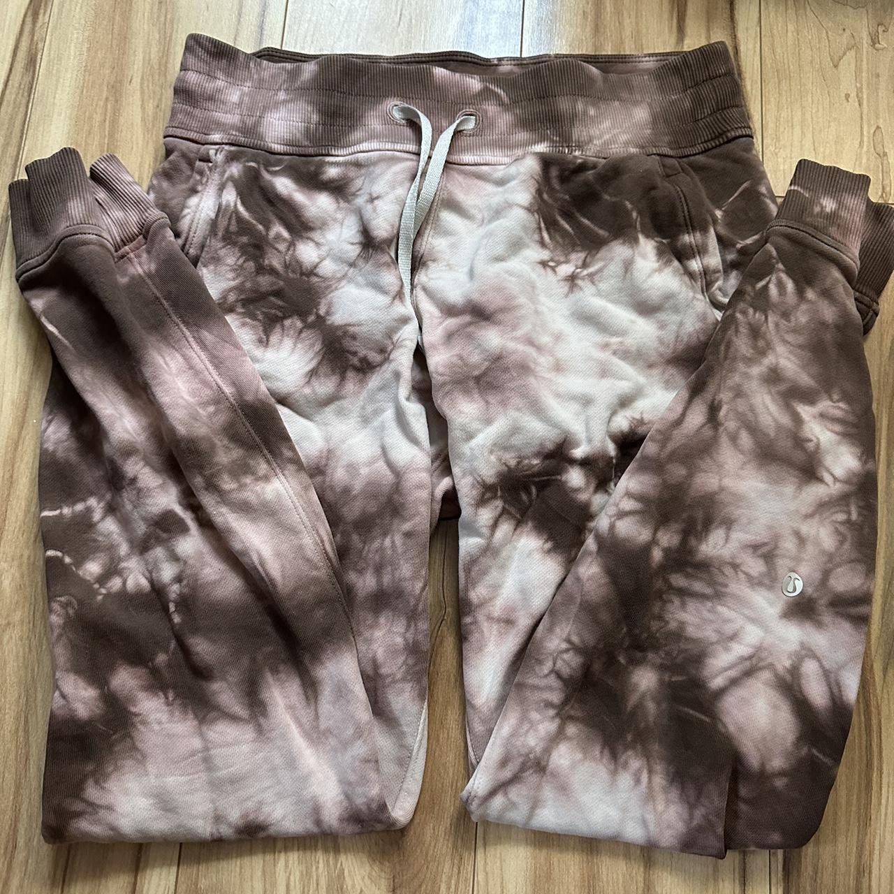 Lululemon tiedye joggers size 4 but fits more of a 2 - Depop