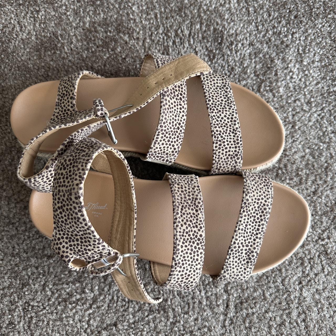 Universal Thread Women's Sandals (3)