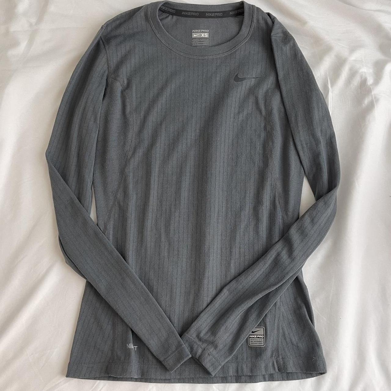 womens gray nike shirt