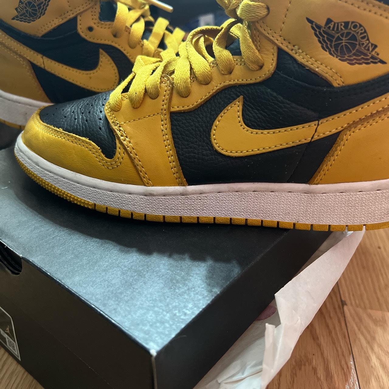 air jordan’s black and yellow , in fair condition... - Depop