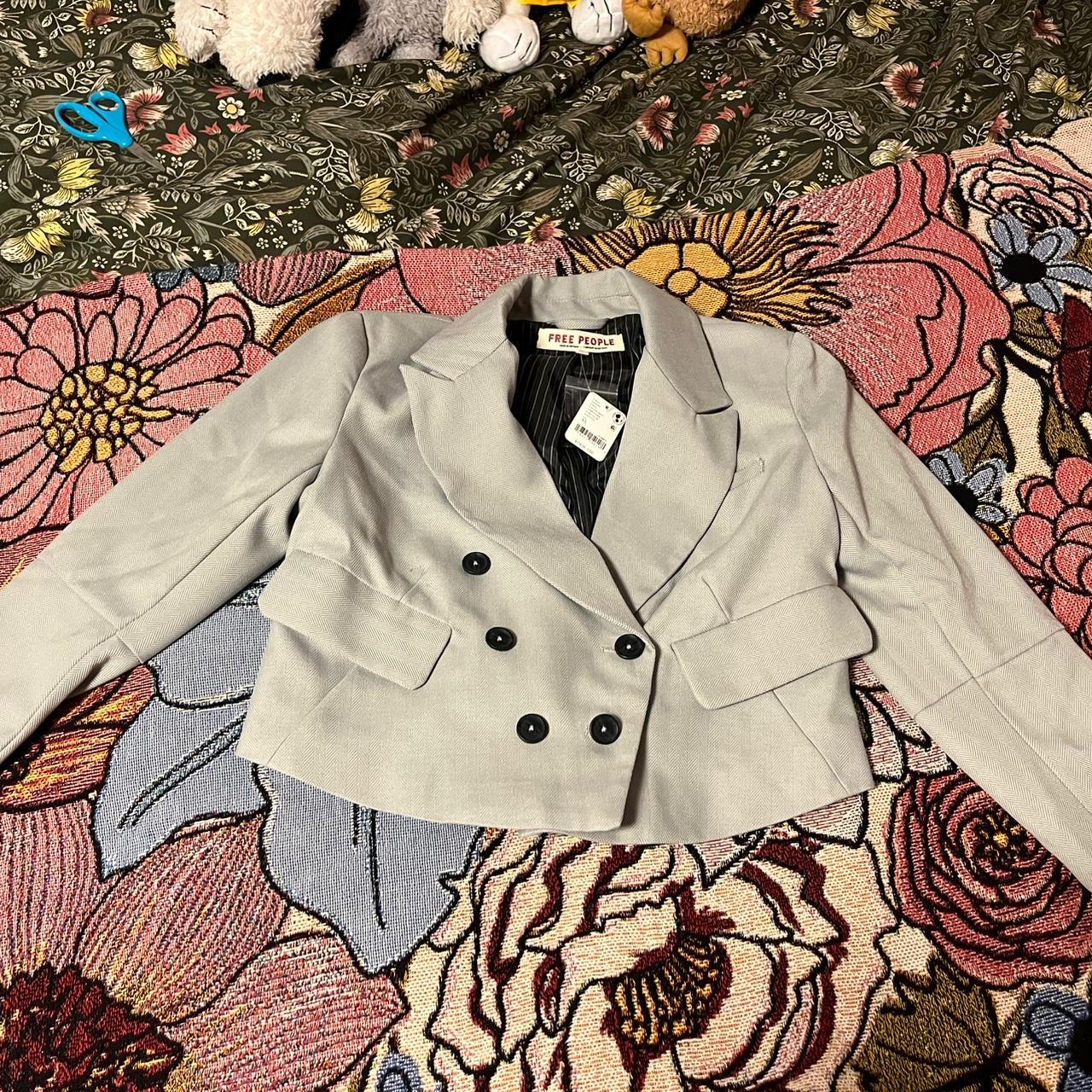 item listed by onaveryisland