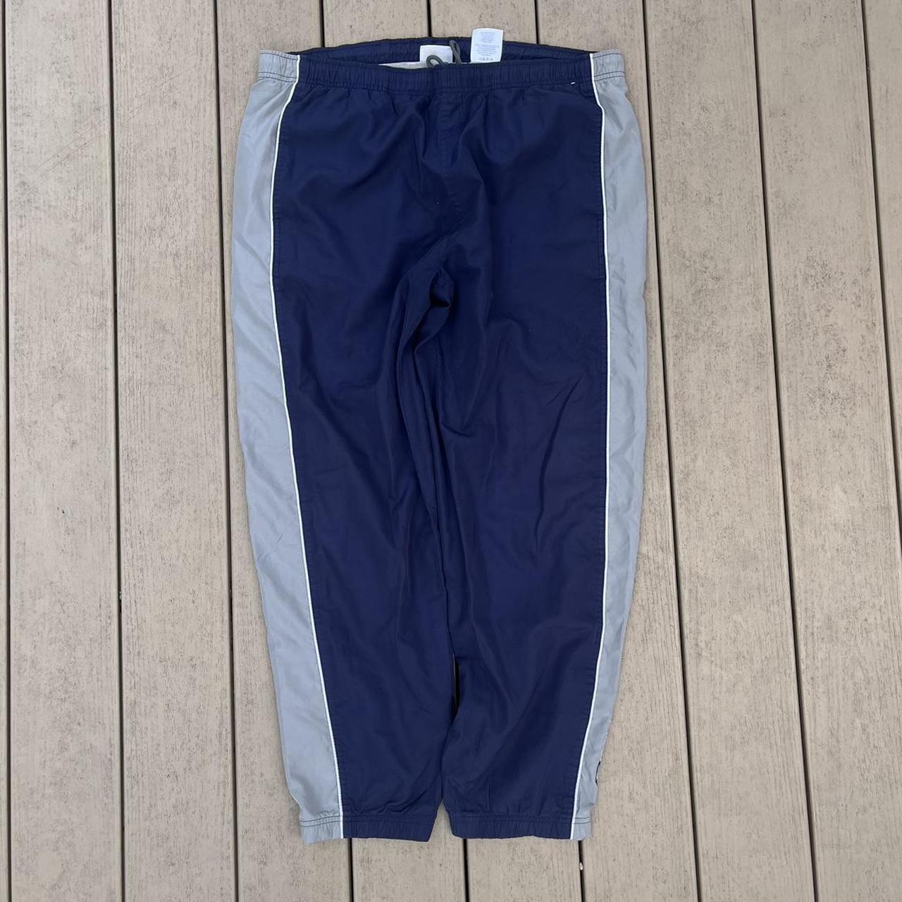 item listed by kredresell