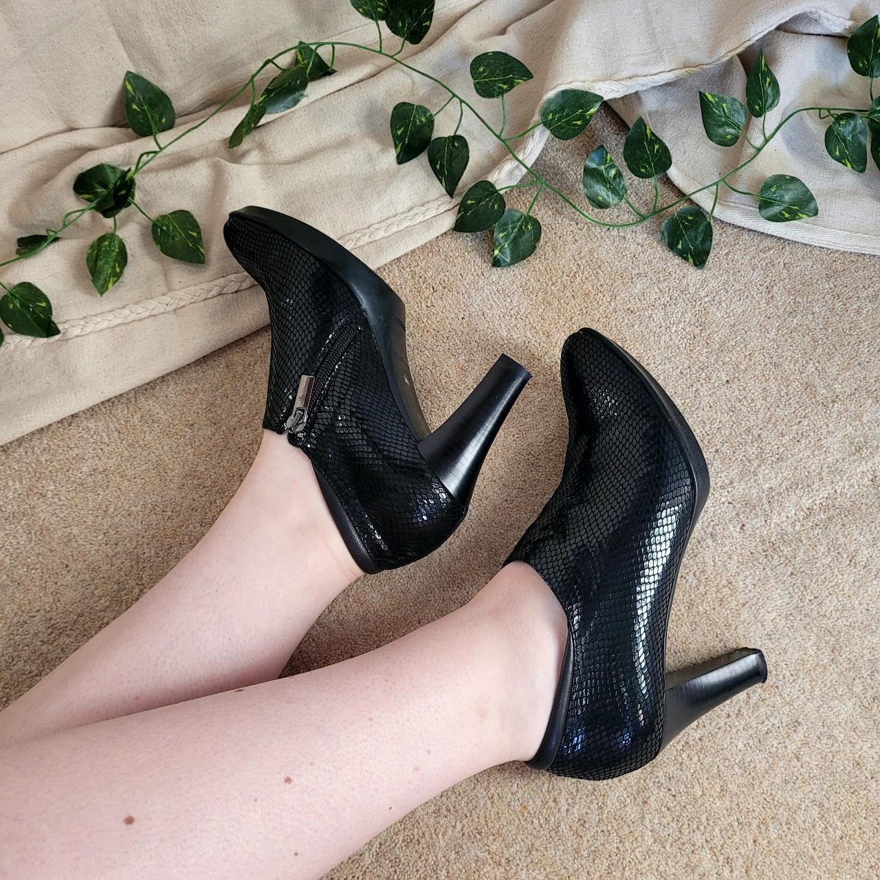 Russell Bromley AQUATALIA Black High Heel Snake Depop