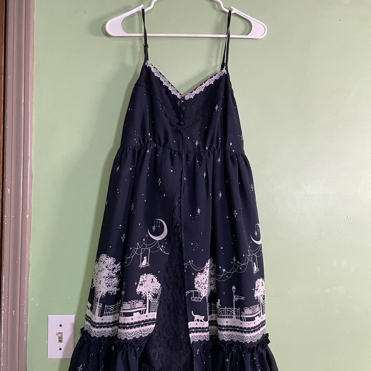 Axes Femme long dress Night Scene with cat,