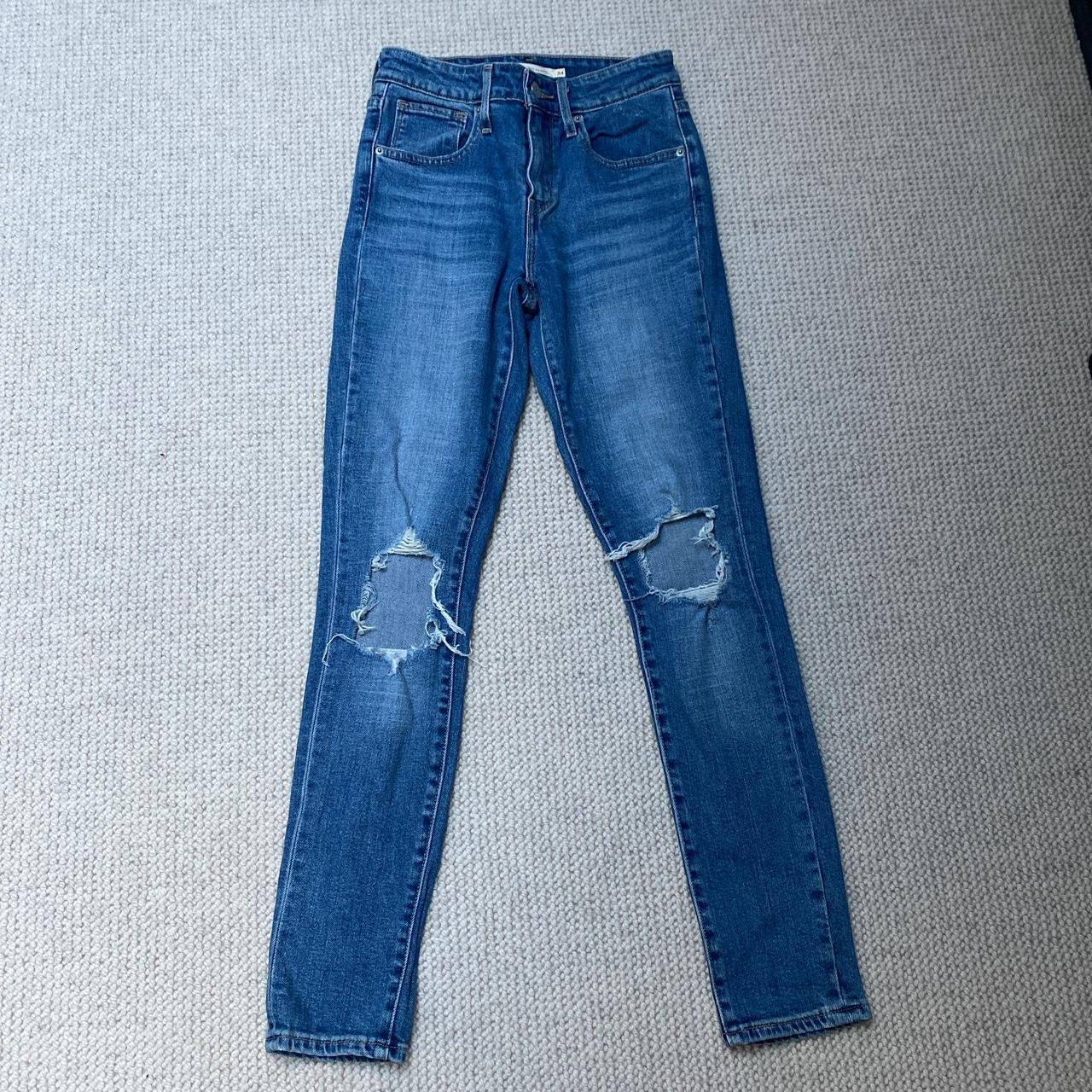 Levi's Women's Blue Jeans Depop