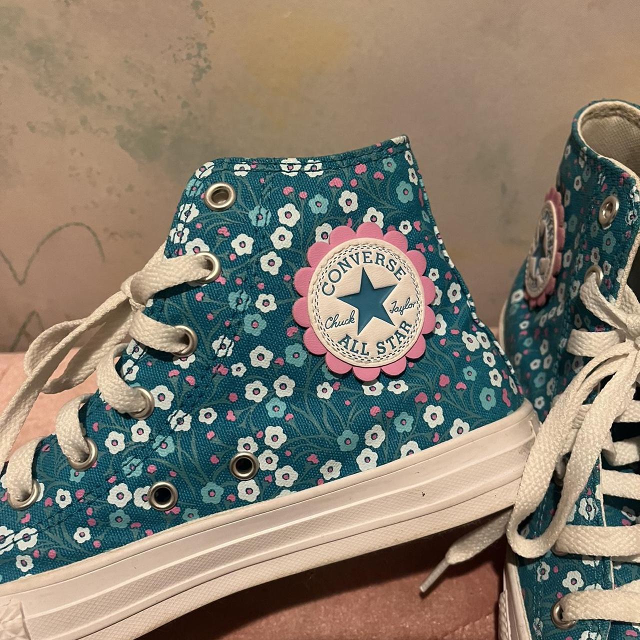 Blue on sale floral converse