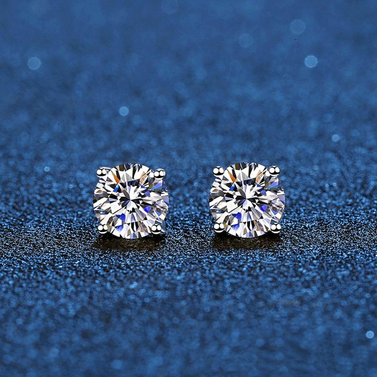 Diamond earrings studs moissanite 1 carat VVS1 925... - Depop