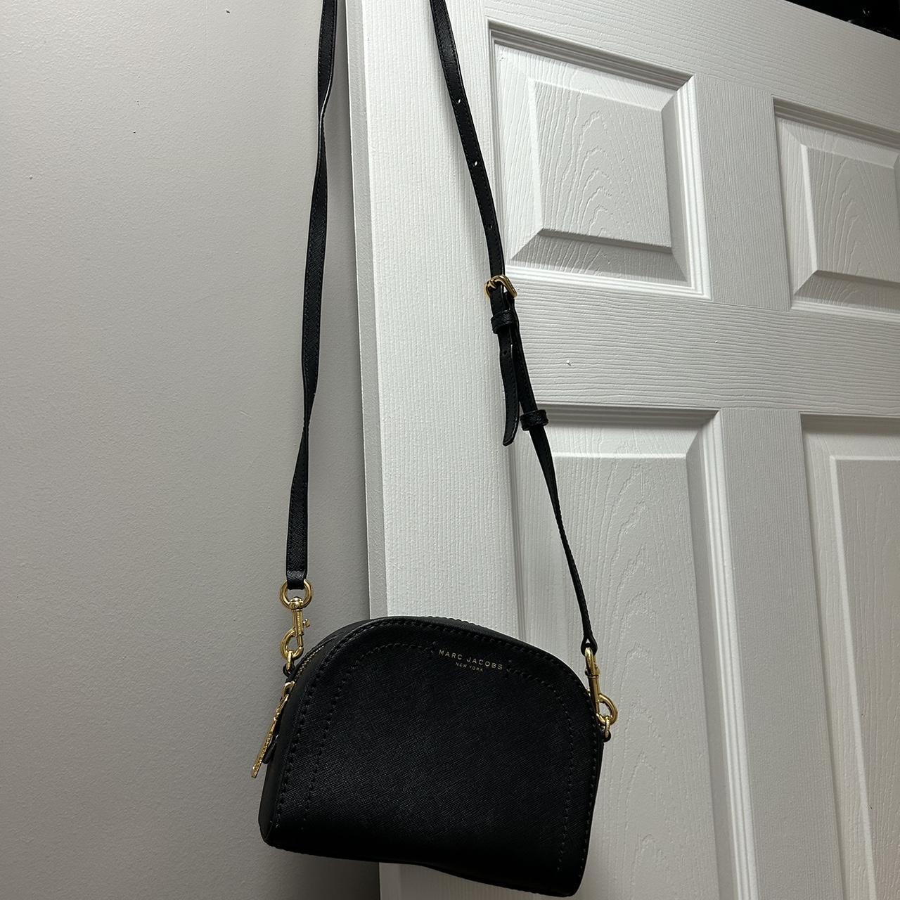 Marc Jacobs Women's Black and Gold Bag | Depop