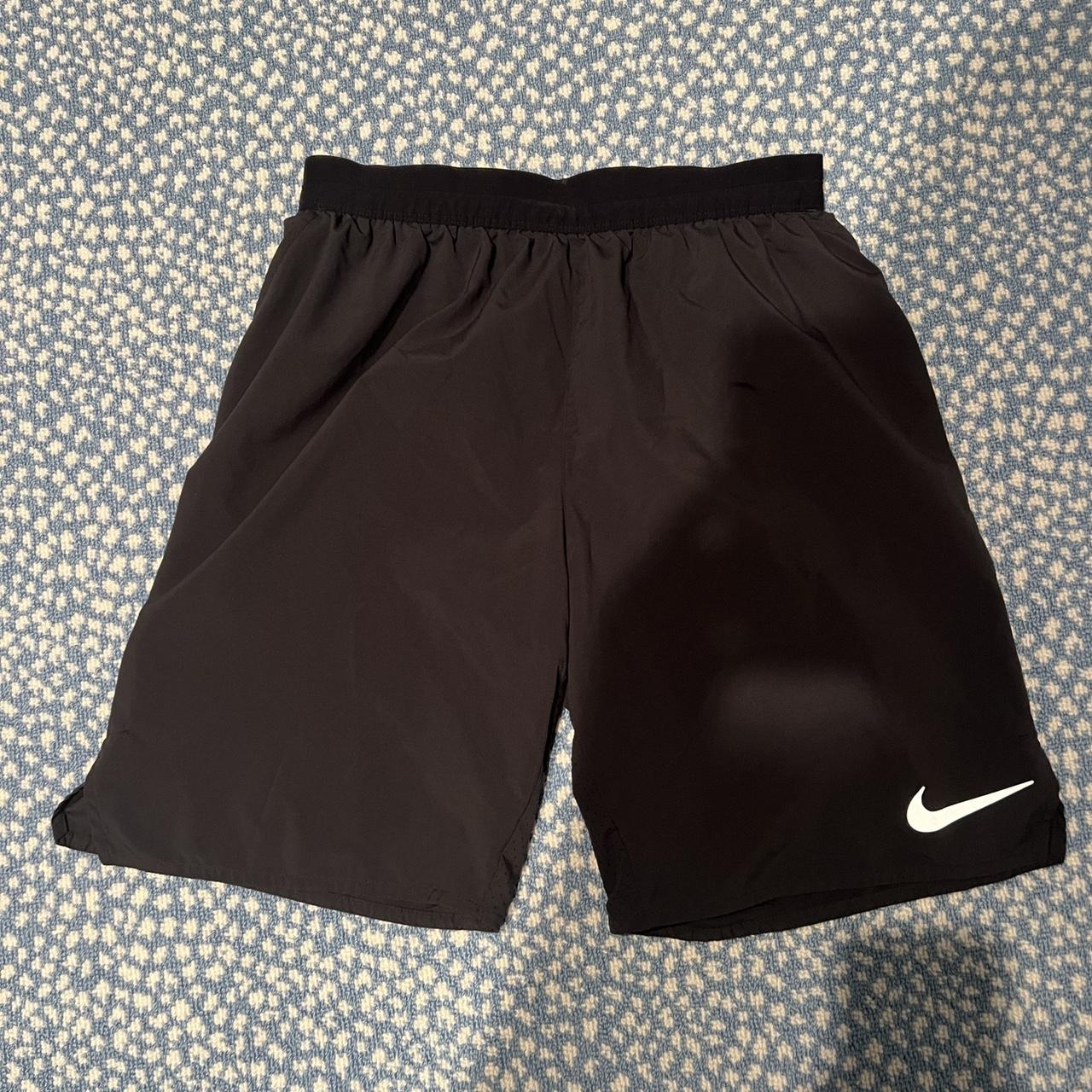 mens nike shorts medium