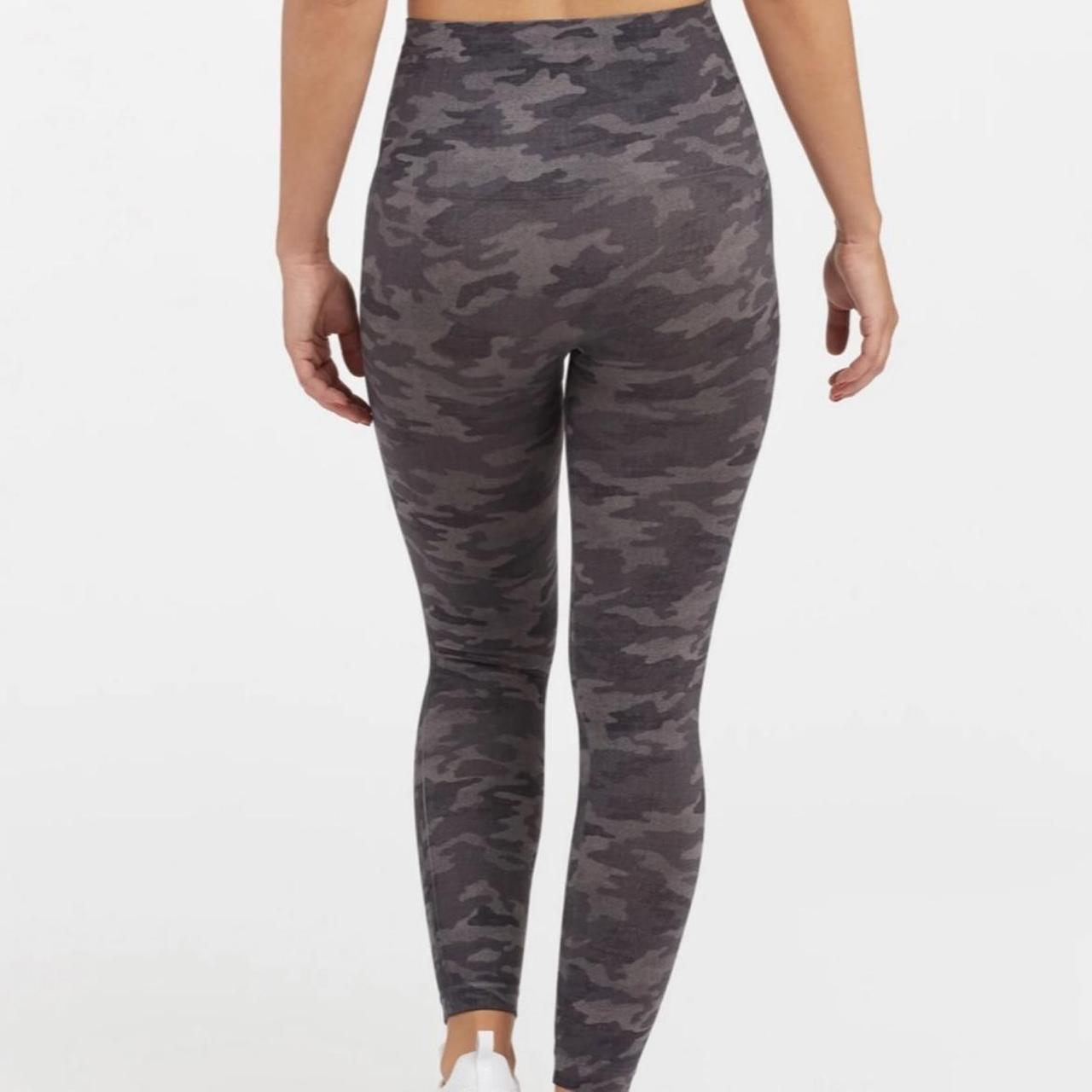 SPANX Look At Me Now Seamless Compression Double Layer Waist Camo Leggings,  Med 