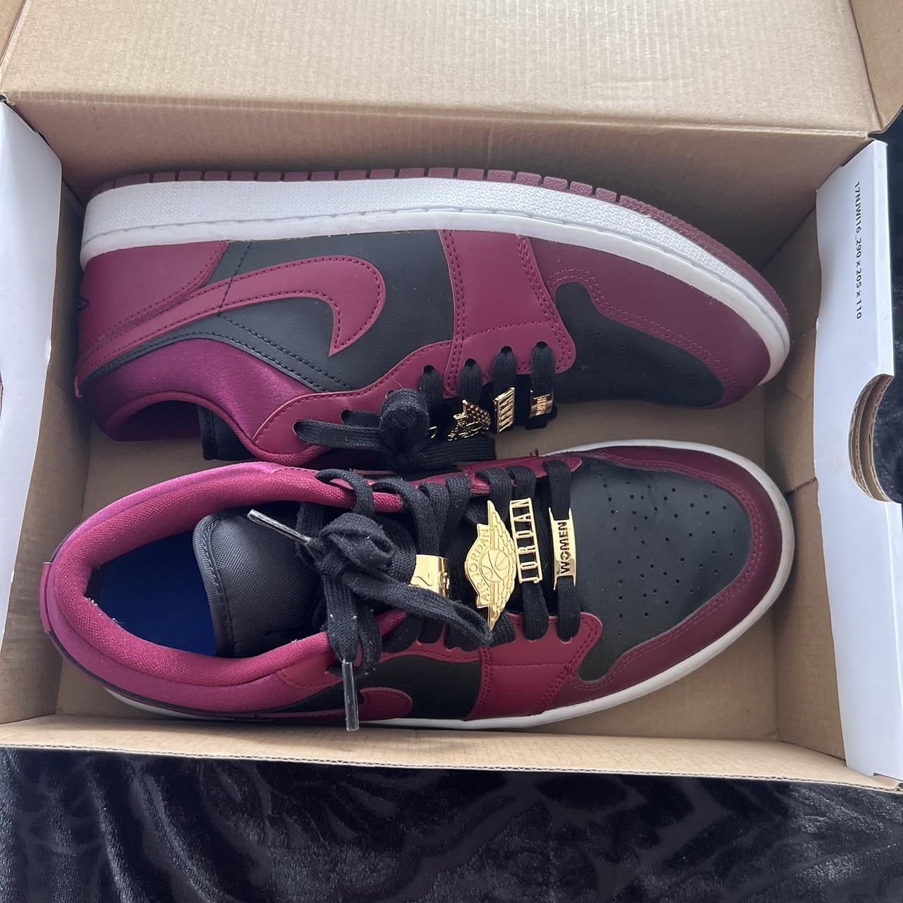 Air Jordan 1 Mid Dark Beetroot Women (9.5)