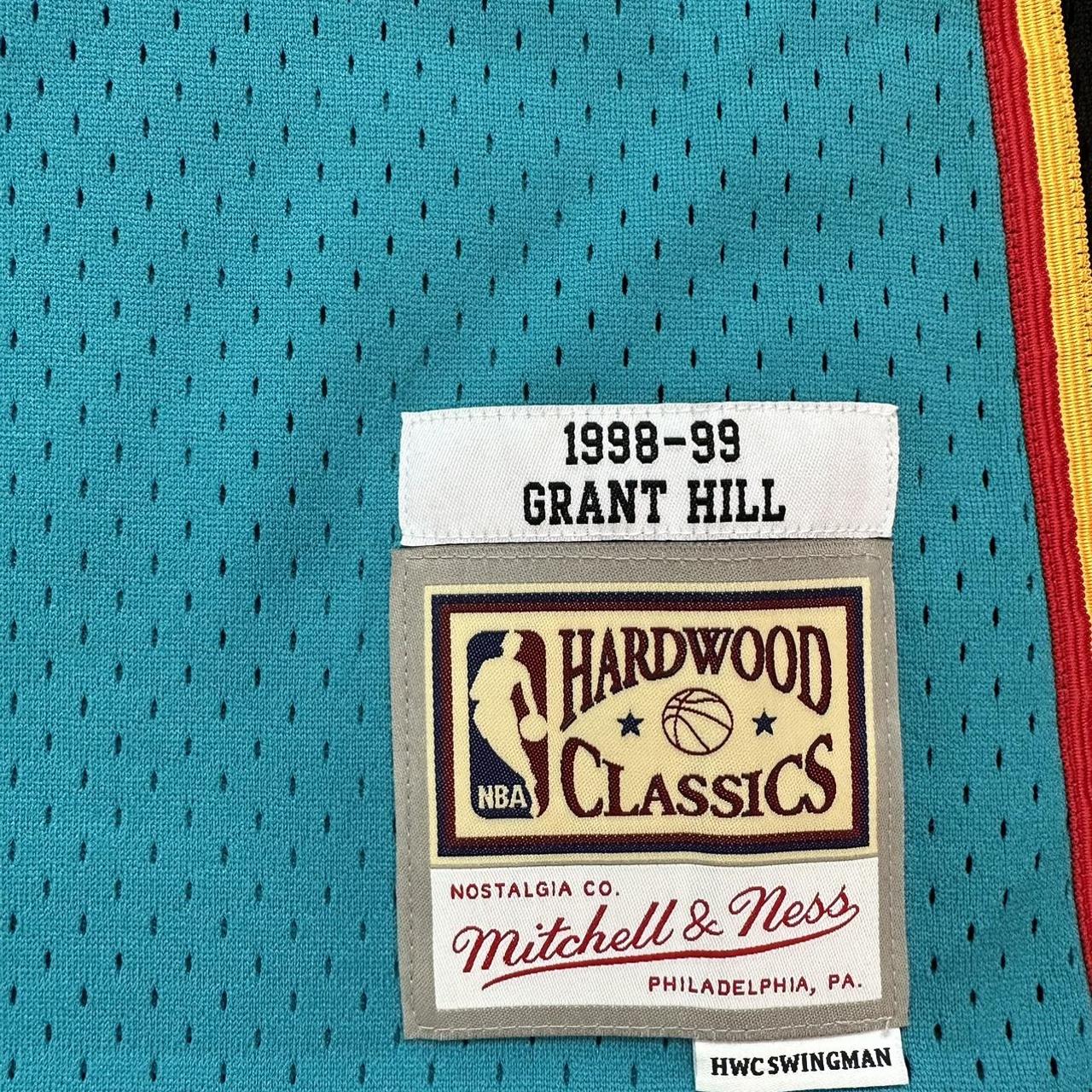 Mitchell & Ness Men's Grant Hill Teal Detroit Pistons 1998-99 Hardwood  Classics Swingman Jersey
