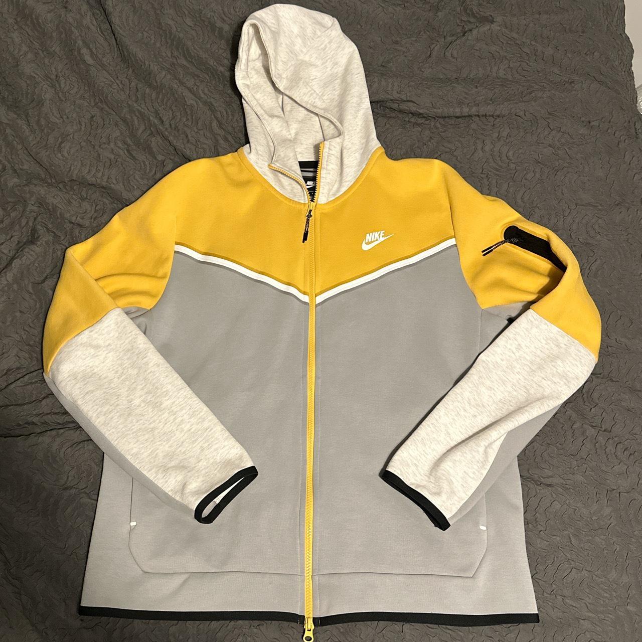 illuminous yellow nike top