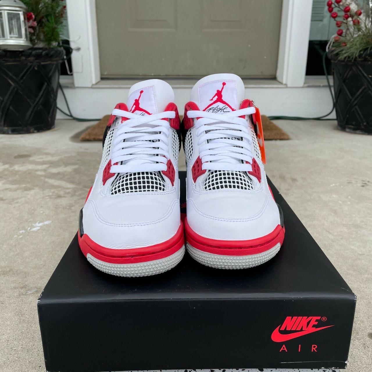 Air Jordan 4 Retro OG 'Fire Red' 2020