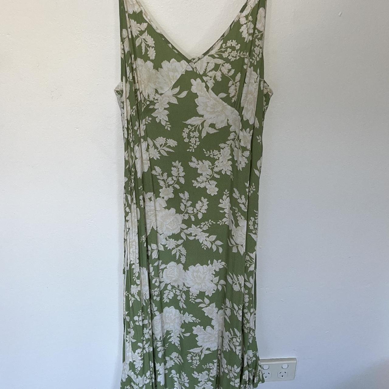 KIVARI - green midi dress. Size XL. EUC - Depop