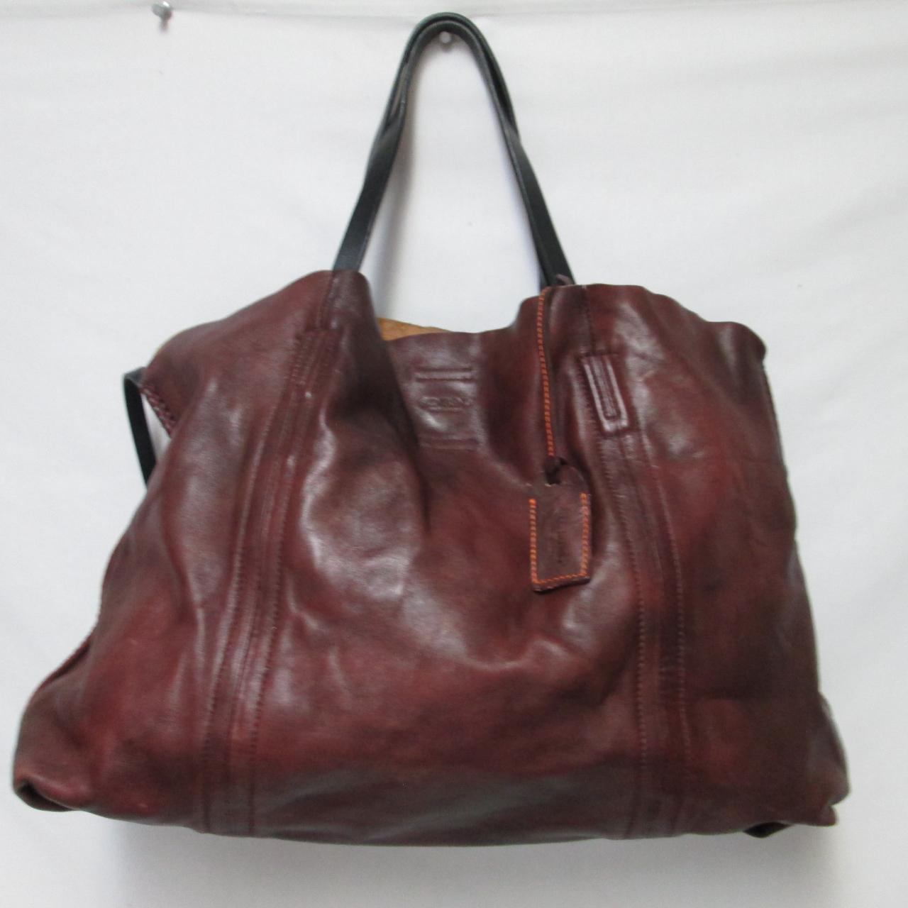 Old Trend shops Modern Vintage Leather tote