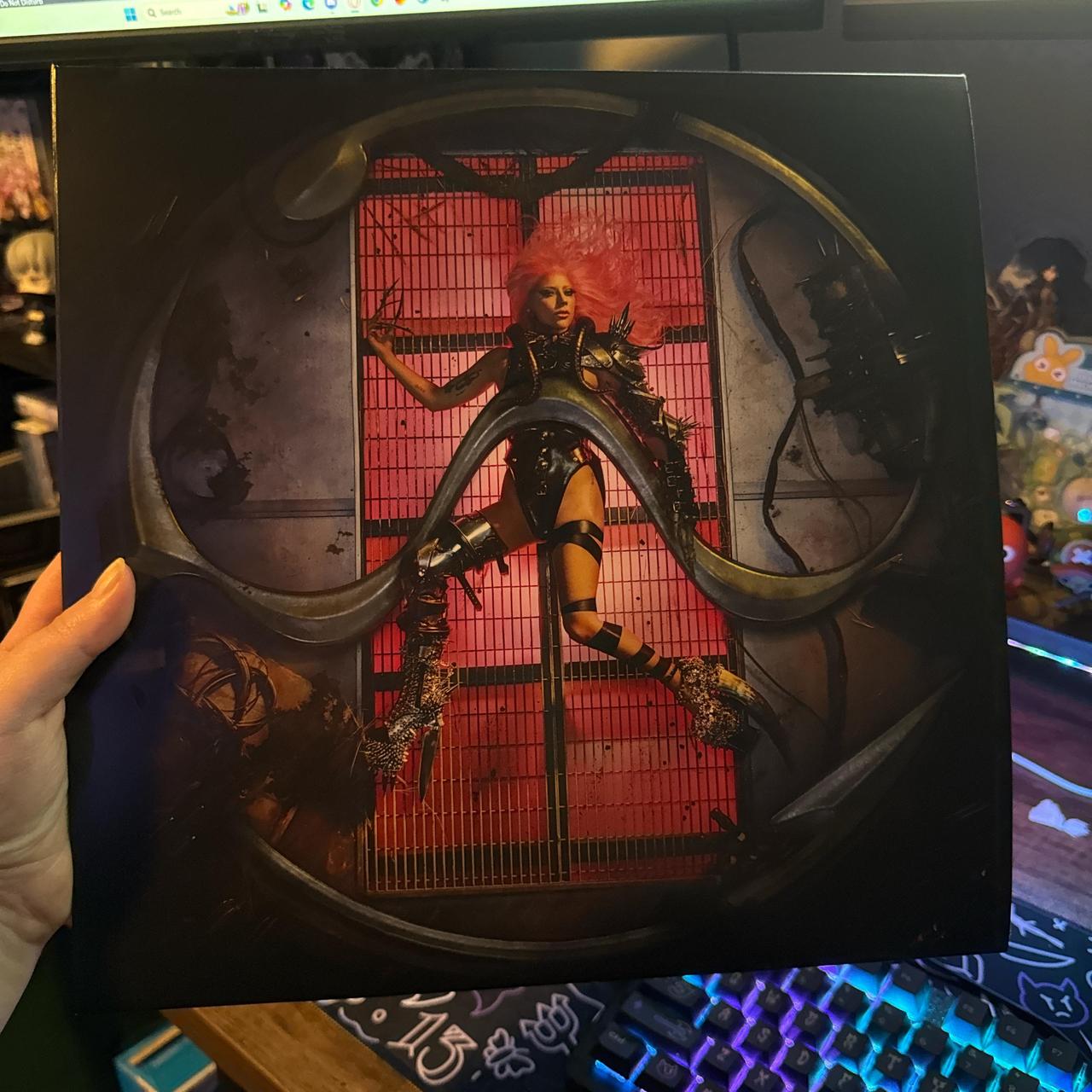 来日値下げ即購入OK！レディーガガ クロマティカ デラックスCDと直筆