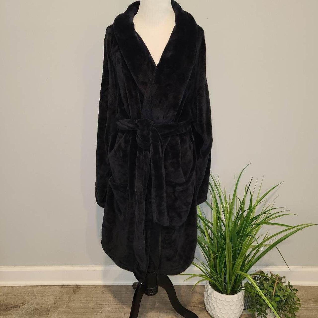 Victoria's Secret Women's Black Robe | Depop