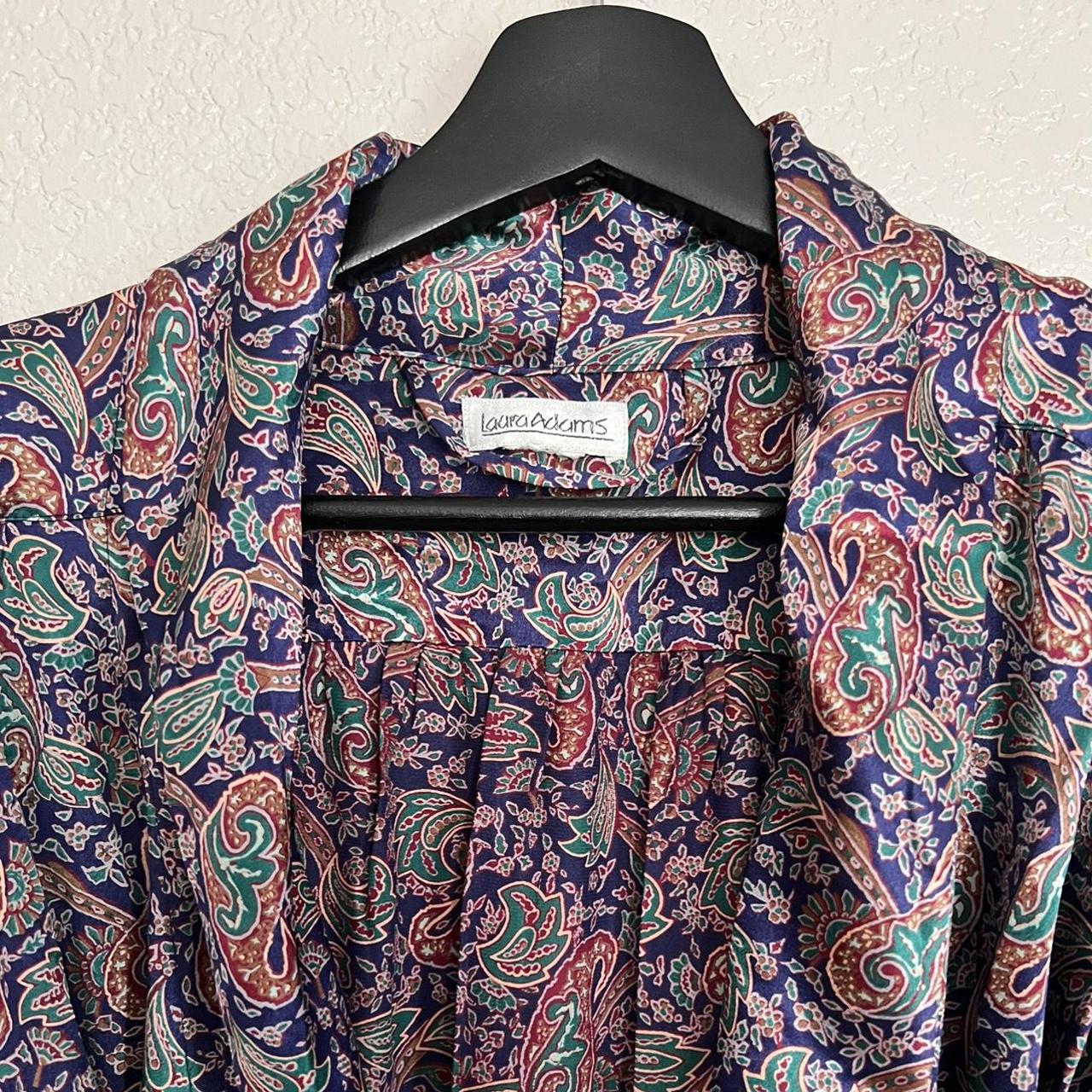 Laura Adams, vintage paisley long silk dressing robe... - Depop