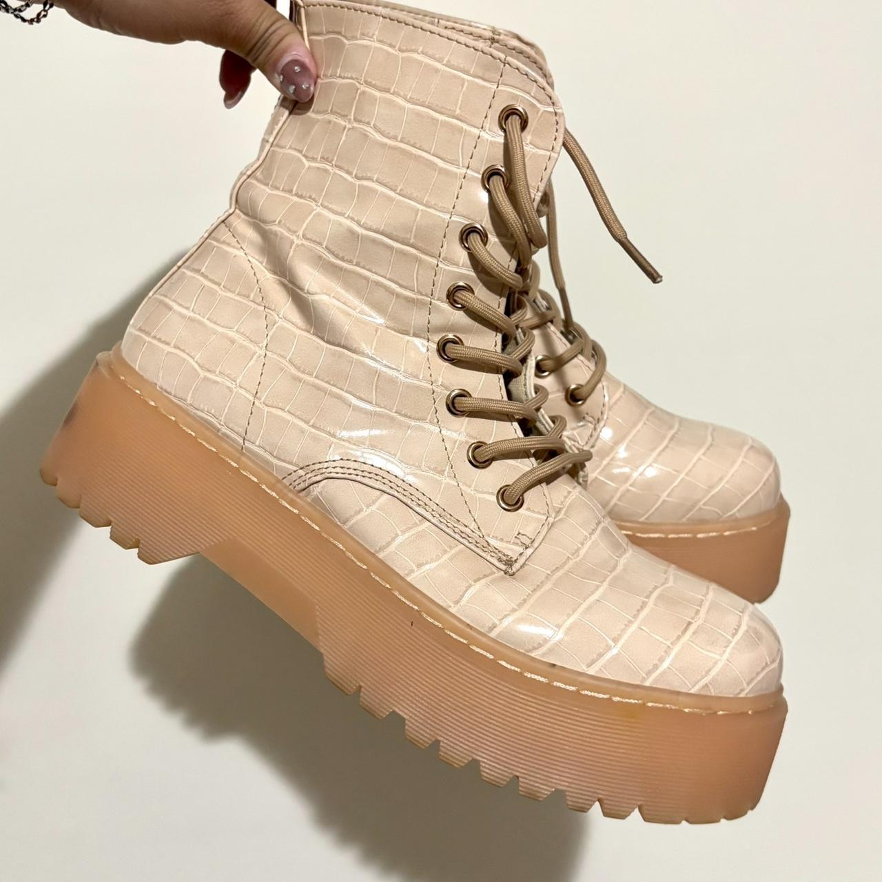 item listed by aliciaelena