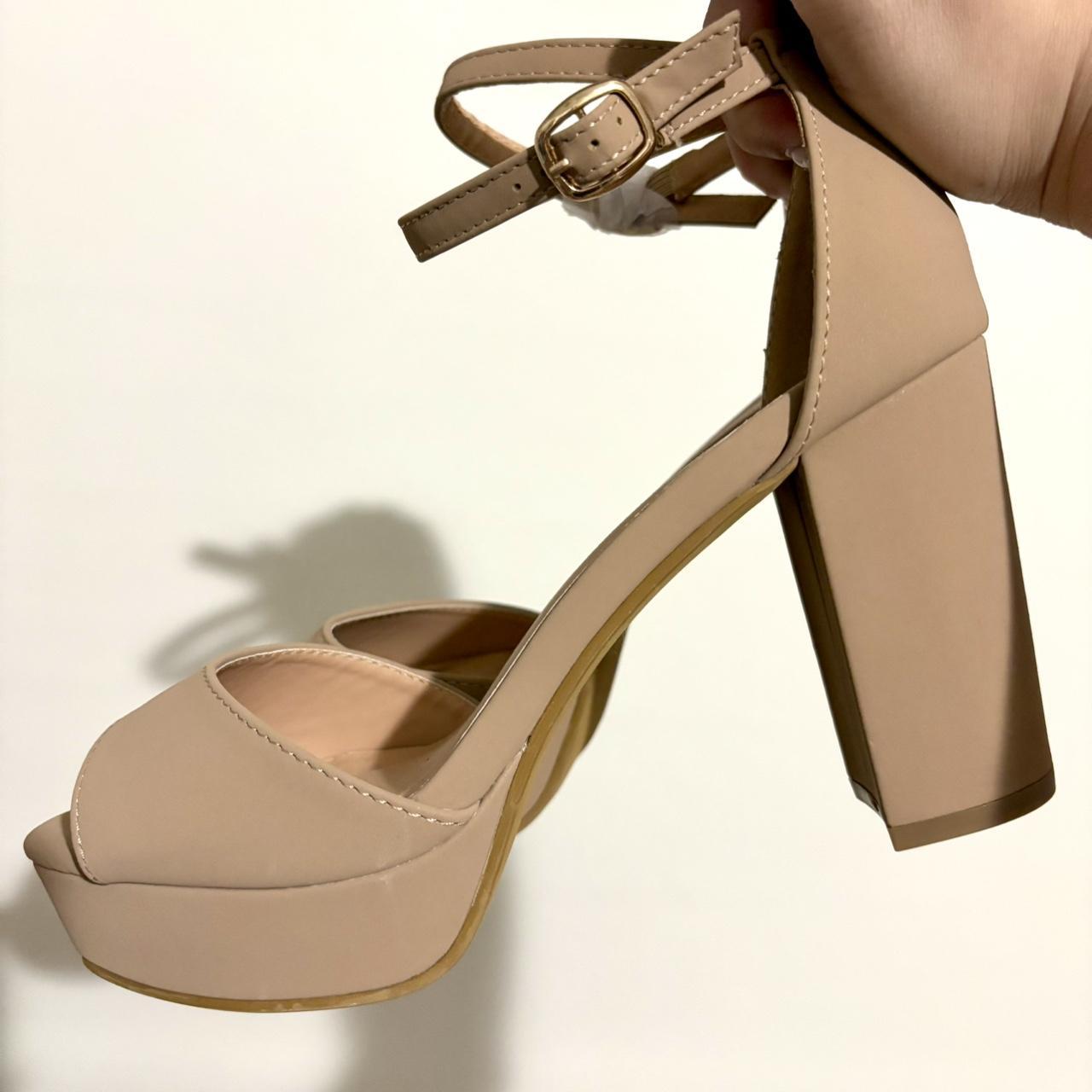 item listed by aliciaelena