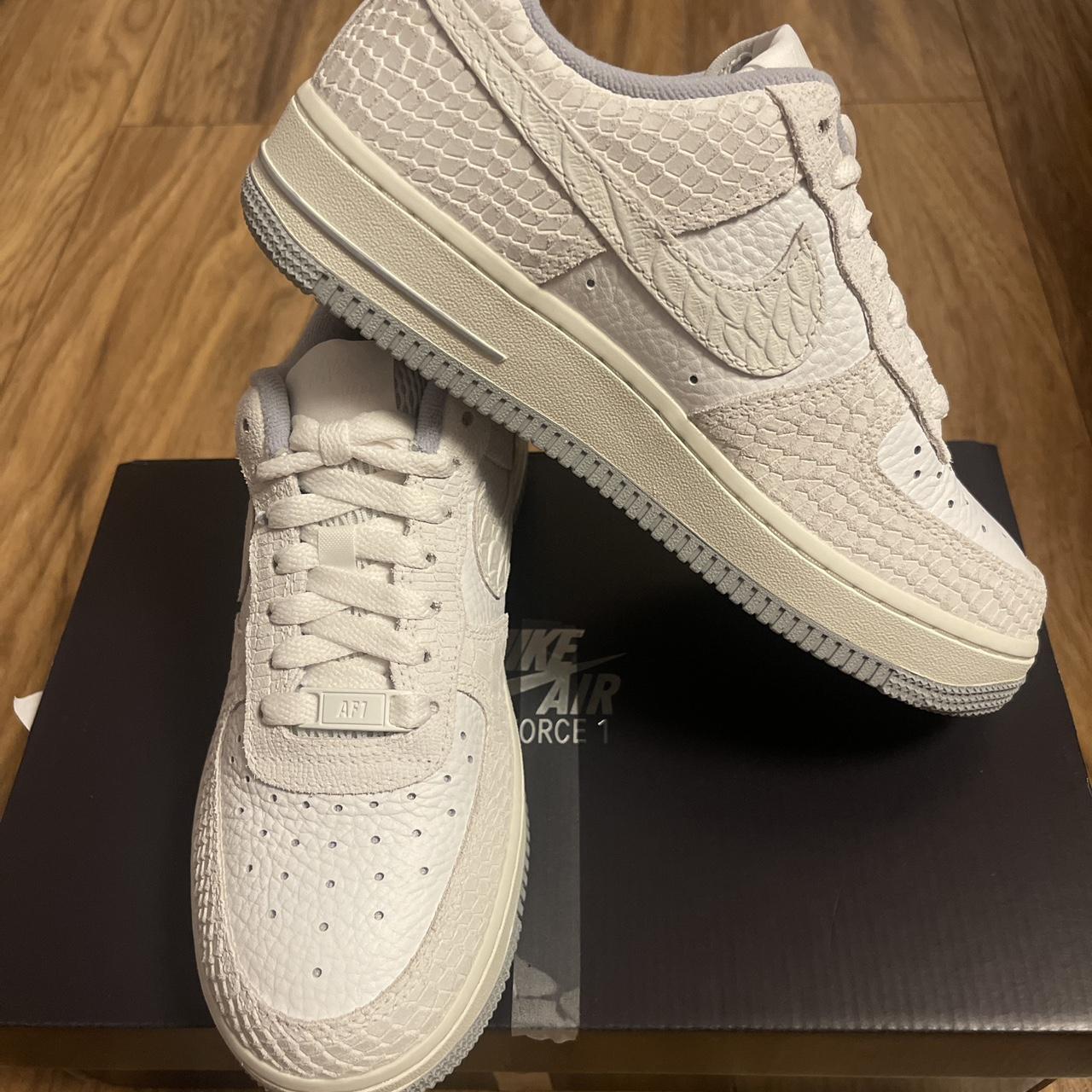 Nike Women's White Trainers | Depop