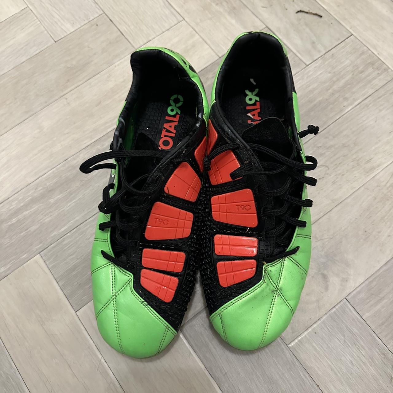 green and red t90