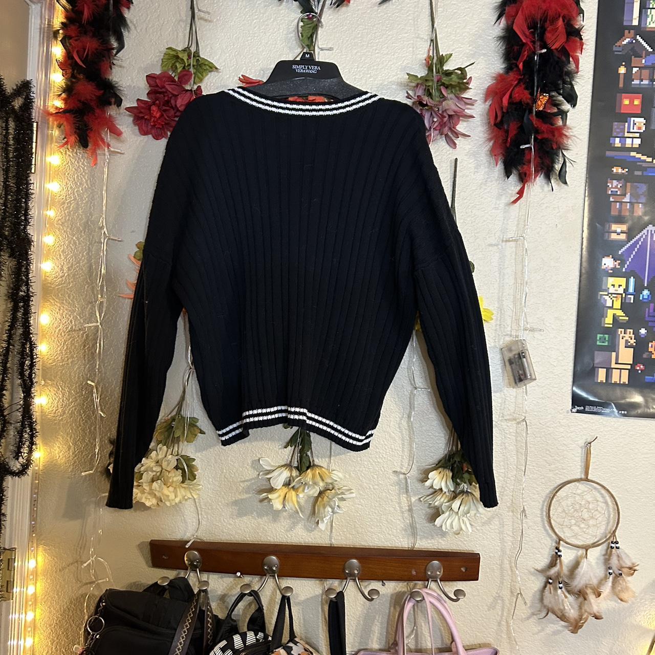 Hollister Co. Women's Black and White Jumper | Depop