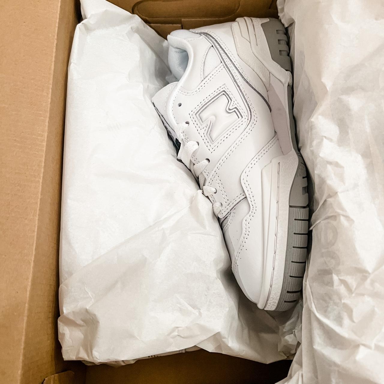 New Balance Women's White and Grey Trainers (2)