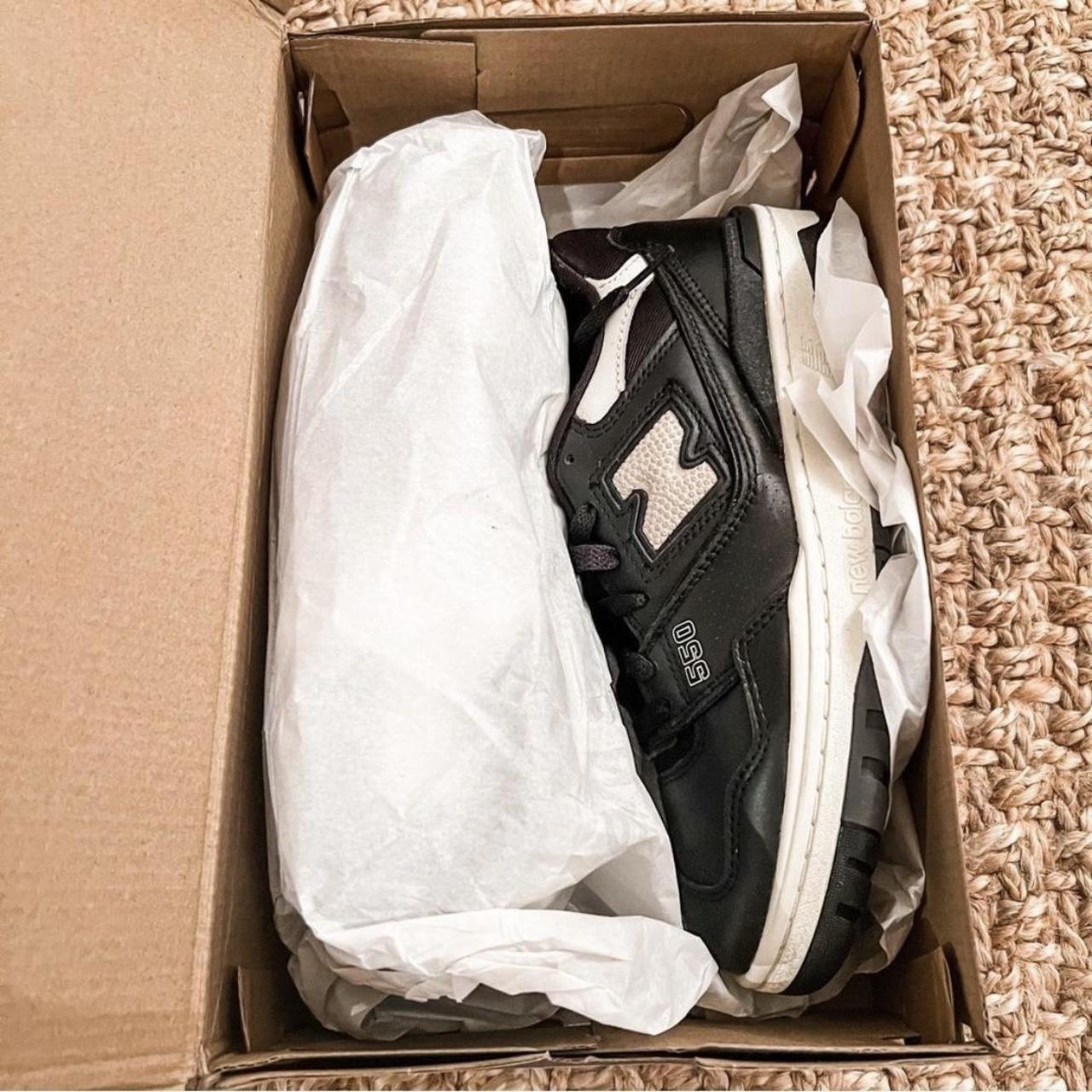 New Balance Women's Black and White Trainers (3)