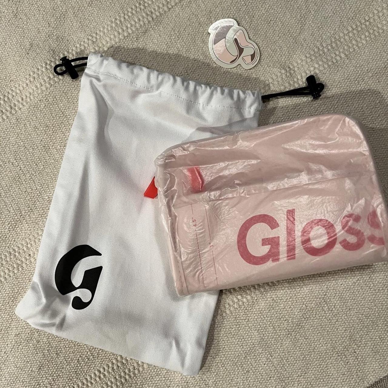 RARE PHILLY EDITION offers GLOSSIER MINI BEAUTY BAG BRAND NEW