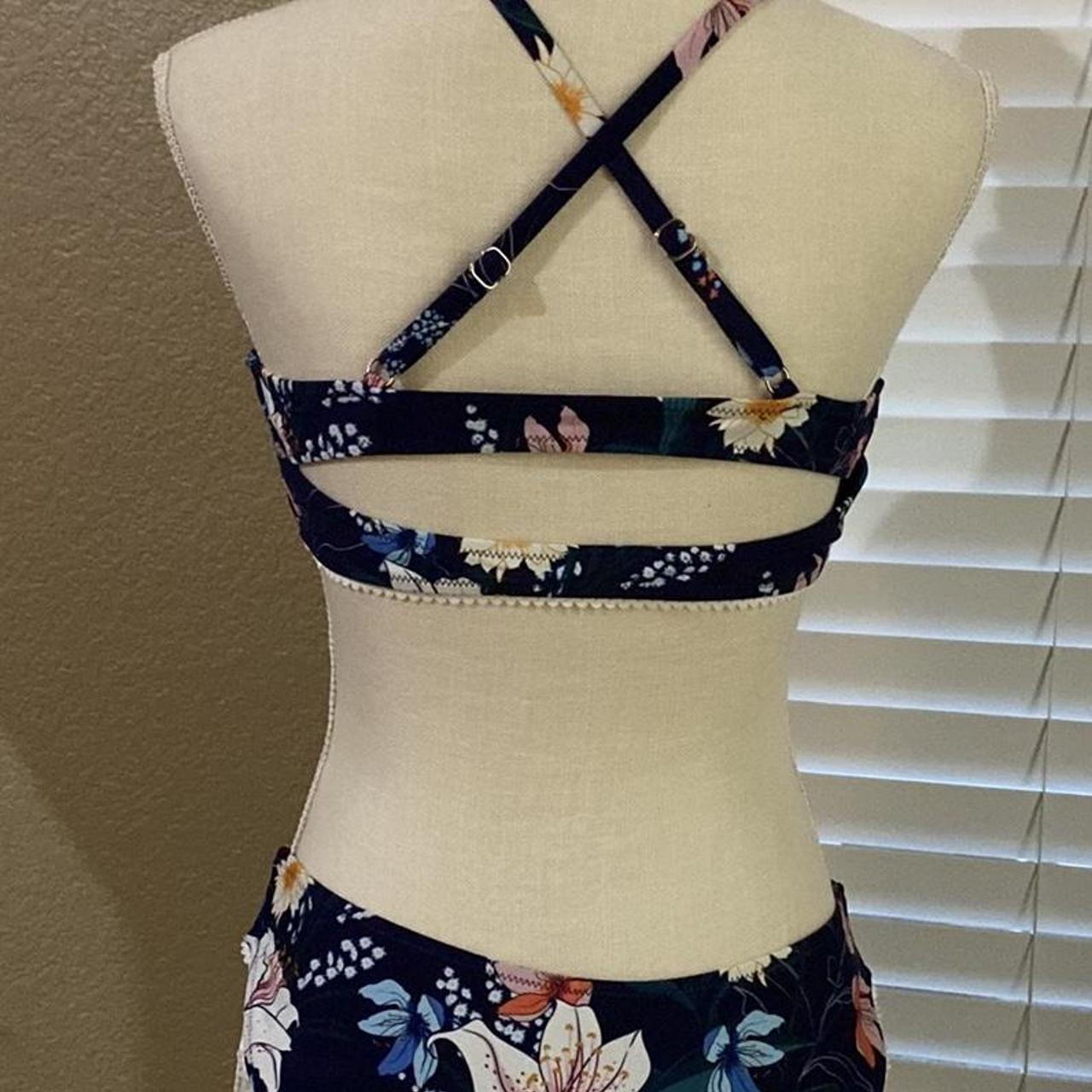 Cupshe Women's Blue and Navy Bikinisandtankinisets Depop