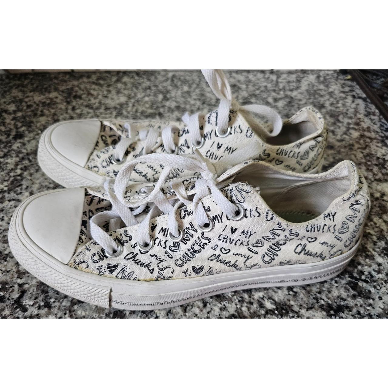 Black and white converse love best sale