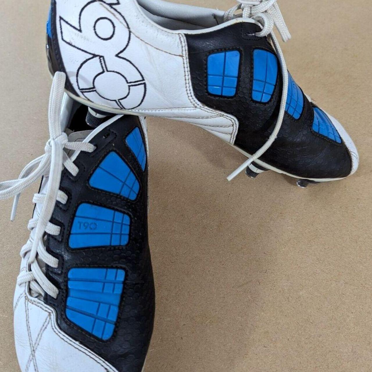 t90 football trainers