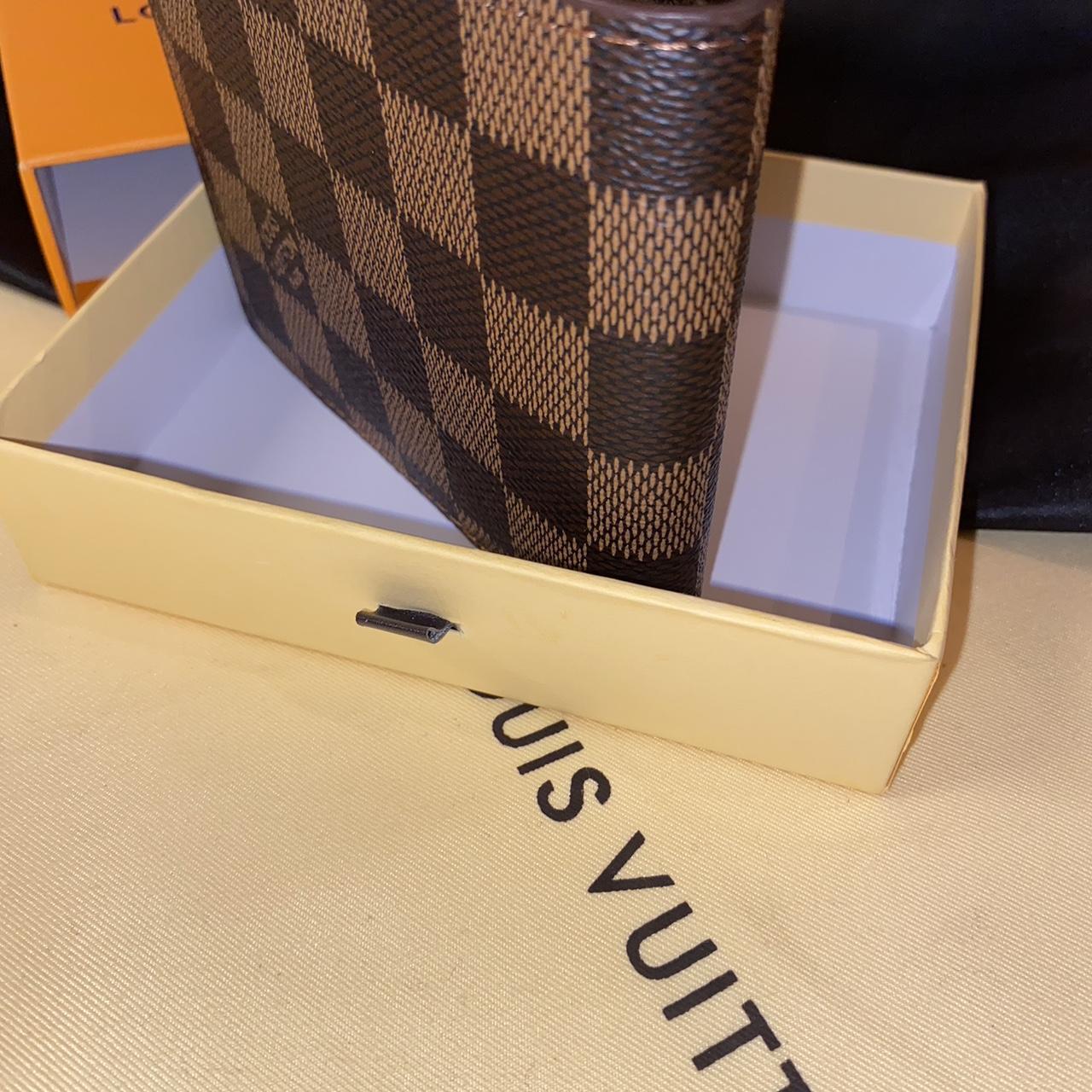 Men's LV Wallet - Depop