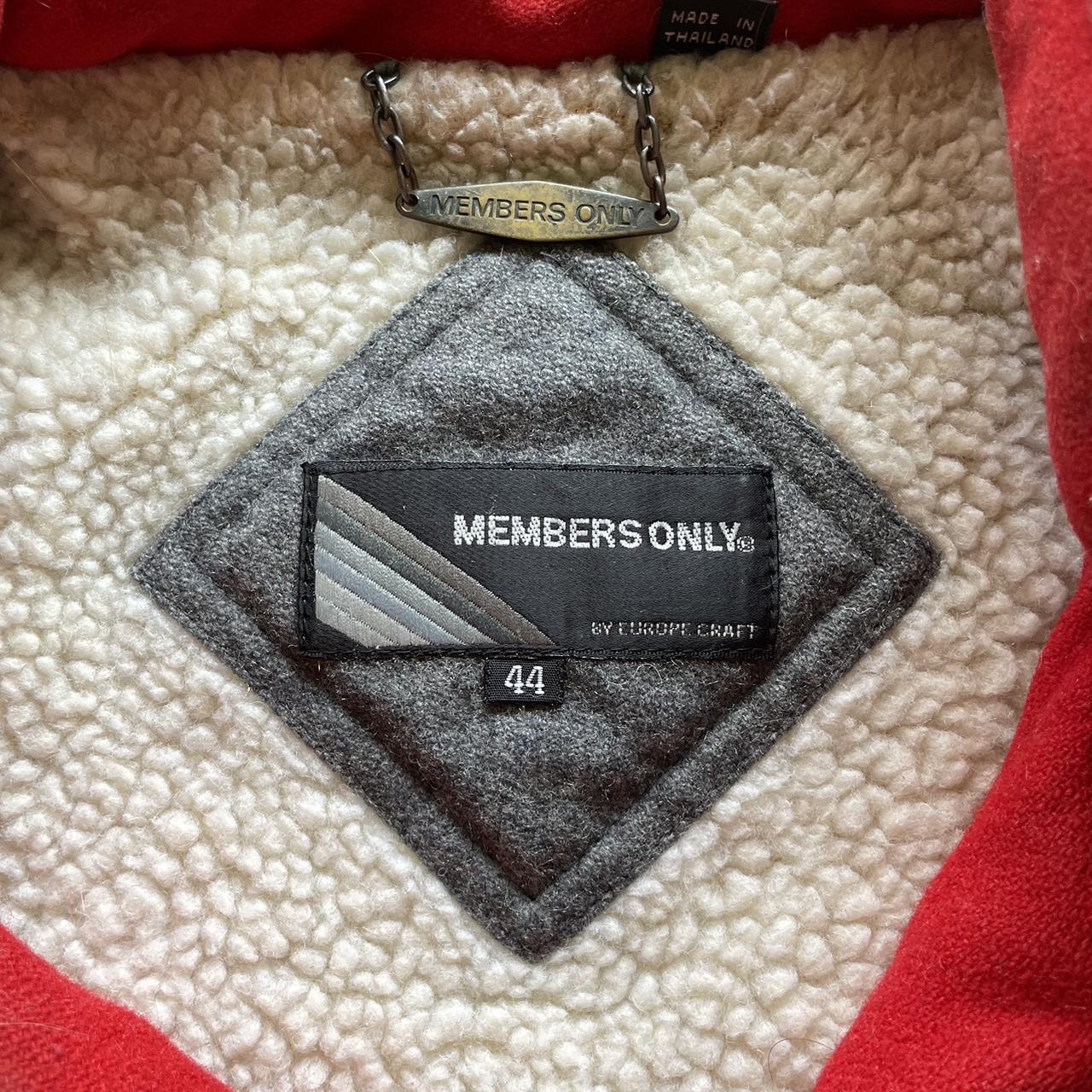 Members Only Men's Grey and Red Jacket (4)